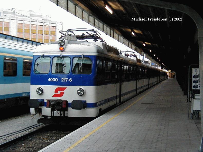 4030 217-6 in Wien Sdbahnhof (Ostseite)am 18-09-2002