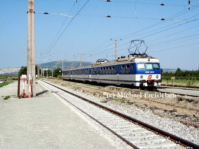 4030 240-8; Ausfahrt Bhf. Petronell; 02-08-2001
