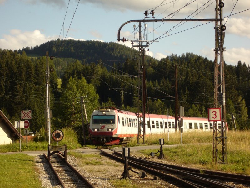 4090 001-1 bei der Einfahrt in den Bahnhof von Annaberg unterwegs nach St.Pölten bei Km 71,3 aufgenommen im Juli 2009