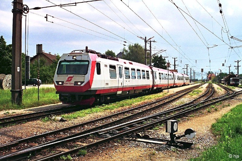 4090.002 + 2 x 7090 + 4090.001 bei der Ausfahrt aus Ober Grafendorf (18. August 1998)