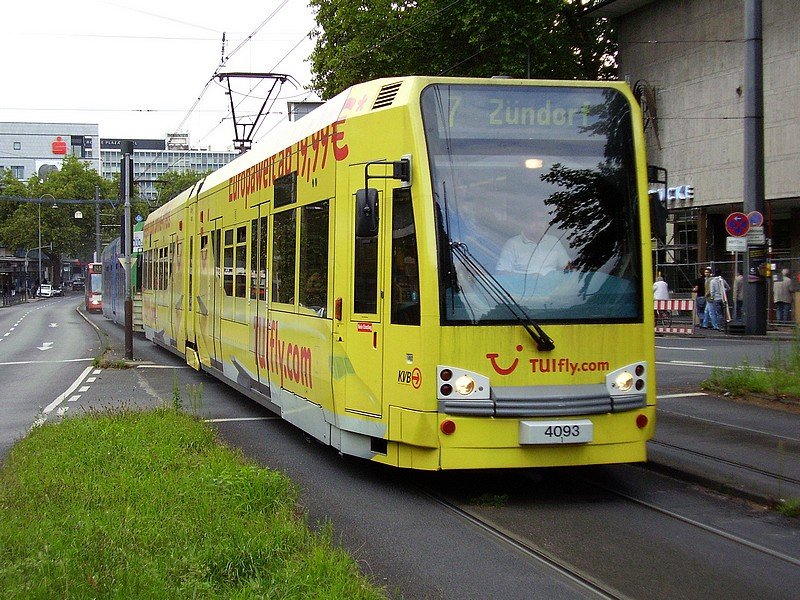 4093 auf dem Weg nach Zndorf hier zwischen Rudolfplatz und Neumarkt am 31.07.07.