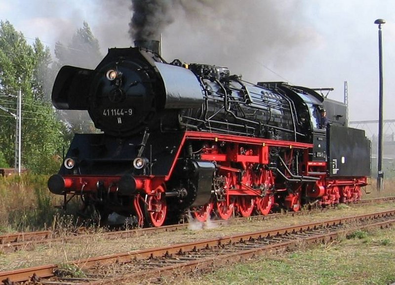 41 1144-9 bei der Lokparade im ehem. Bw Schneweide, 1.10.2006