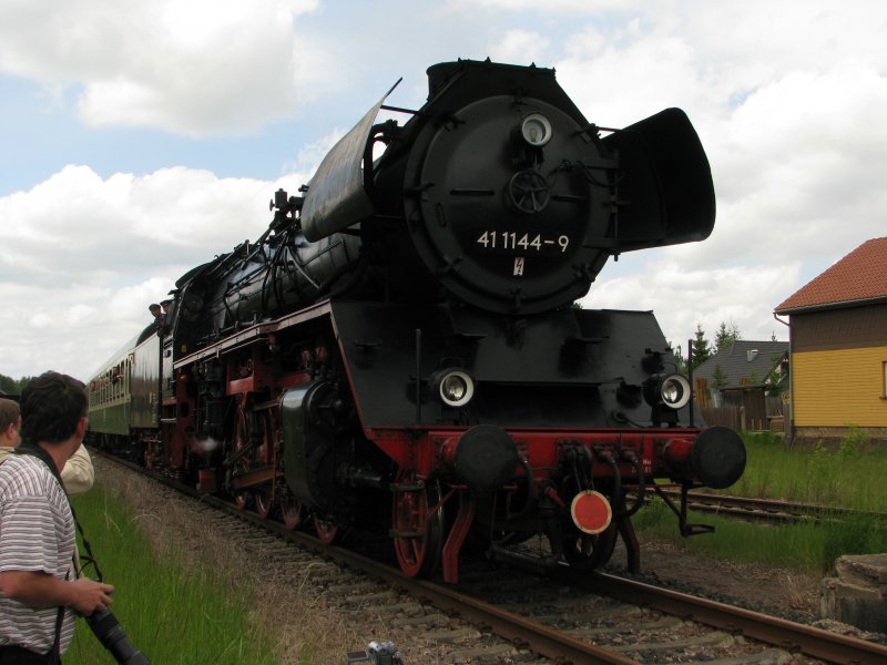 41 1144-9 mit dem Wismut-Express am 16.05.2009 in Seelingstdt