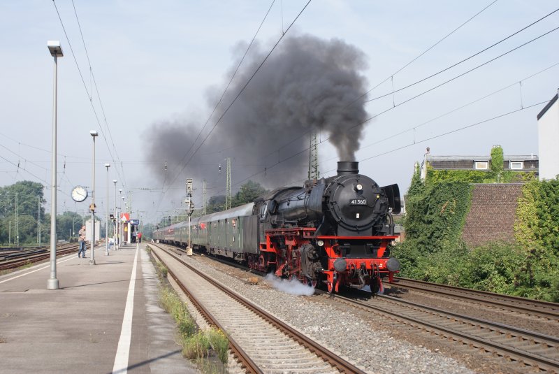 41 360 mit einem Sonderzug in Dsseldorf Oberbilk am 16.08.2008