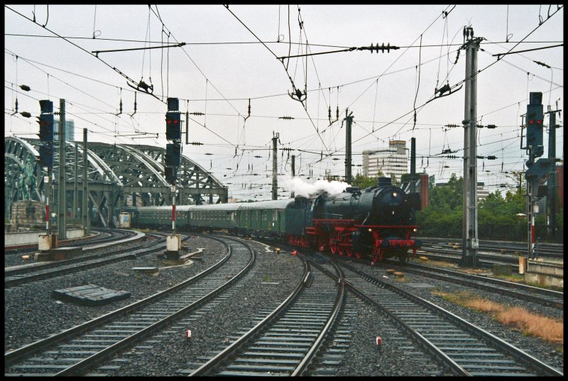 41 360 rollt am Morgen des 27.05.2007 in den Hauptbahnhof Kln ein.