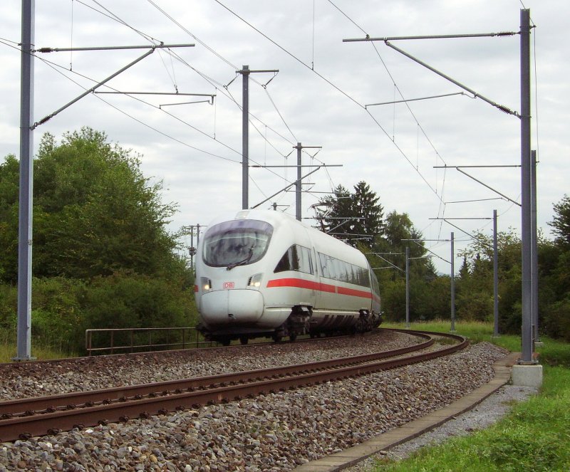 411 080  Darmstadt  fhrt als ICE 181 Stuttgart Hbf - Zrich HB durch Altenburg-Rheinau. 14.08.08