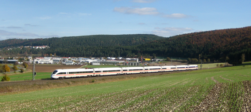 411 082-1  Mainz  als ICE 183 (Stuttgart Hbf-Zrich HB) am 27. Oktober bei Mhringen.