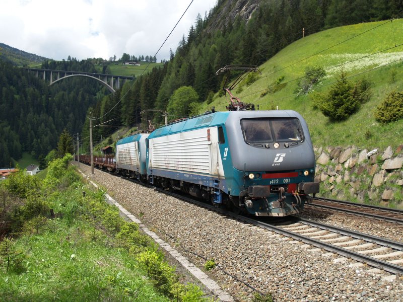 412-001 und 412-012 am 23.05.2008 mit Stahlzug in St. Jodok am Brenner