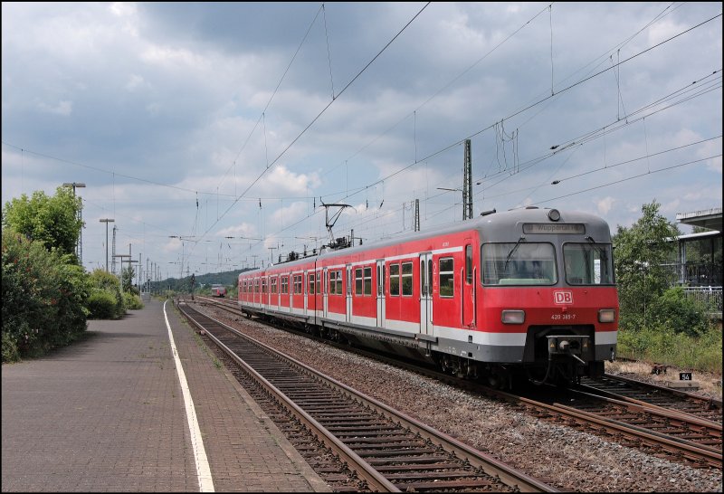 420 385/885 verl�sst als S9 den Bahnhof Haltern am See nach Wuppertal Hbf. (15.06.2008)