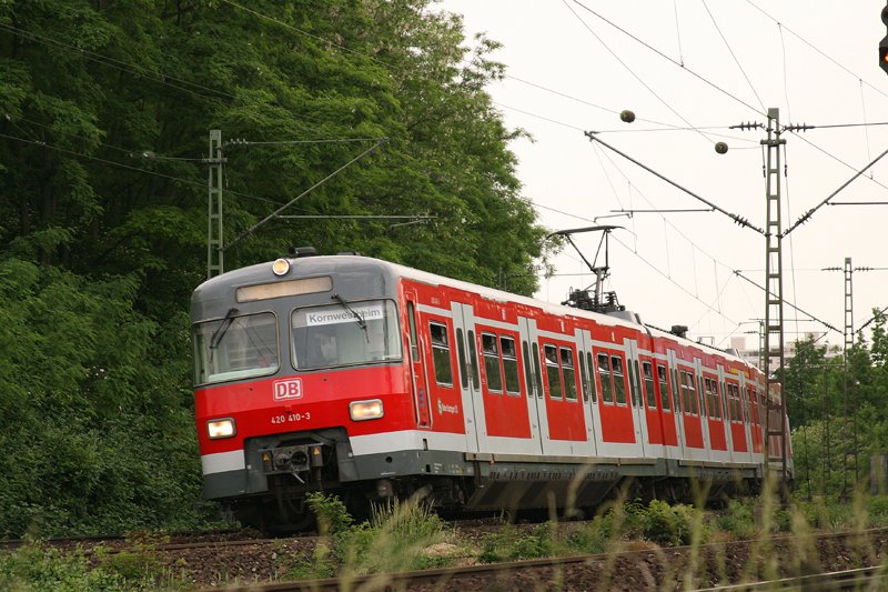 420 410-3 am 28.05.08 als S5 (Bietigheim-Bissingen - Stuttgart)
bei Asperg.