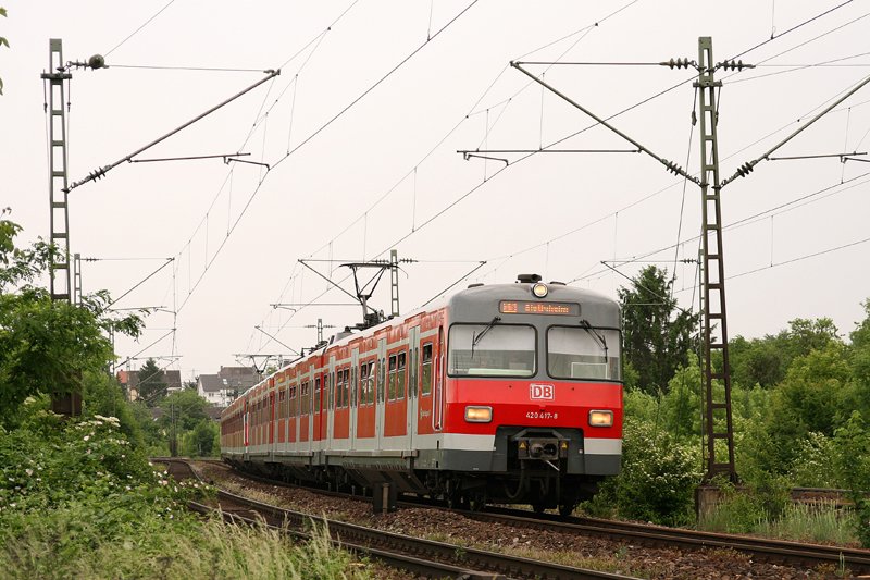420 417-8 am 28.05.08 als S5 (Stuttgart - Bietigheim-Bissingen)
bei Asperg.
