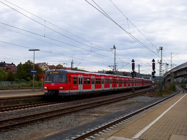 420 432 + 420 ??? fahren als S5 nach Bietigheim. Aufgenommen in Stuttgarter-Zuffenhausen am 11.10.2009