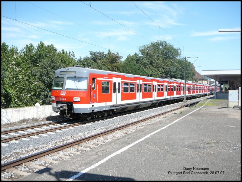 420 445 der Stutgarter S-Bahn in Stuttgart Bad Cannstadt hier in Richtung Herrenheim. Aufgenommen am 26.07.07. 
