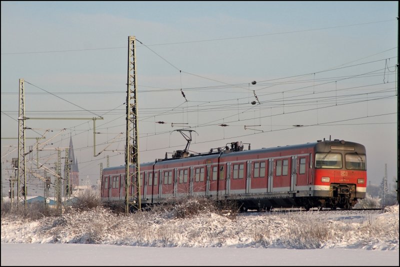 420 712 ist als S9 von Wuppertal Hbf nach Haltern am See unterwegs und wird kurz vorm erreichen des Zieles auf den Chip gebannt. (09.01.2009)