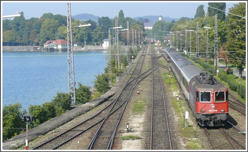 421 379-9 trifft mit EC 195 aus Zrich in Lindau ein. (30.08.2008)