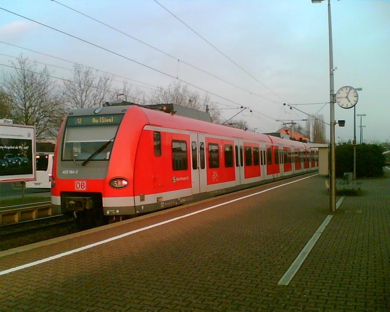 423-164-3 der S-Bahn Mnchen als S 12 in Hennef(Sieg) auf Gleis 2 (31.01.07)
