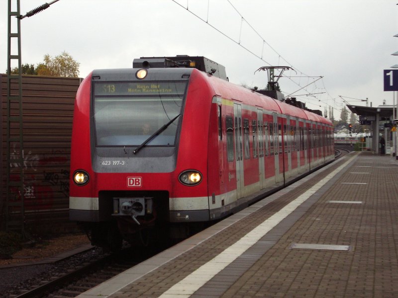 423 197-3 als S 13 nach Kln-Hansaring in Spich. 27.10.08