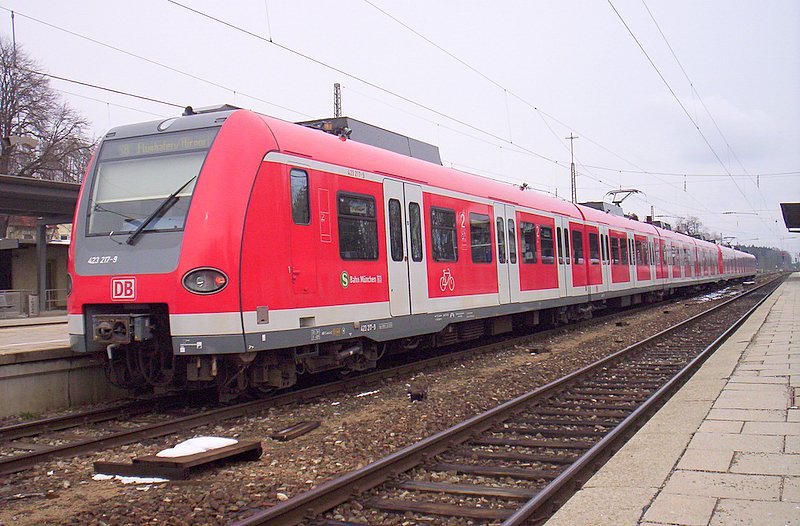 423 217/717 als S4 nach Ebersberg am 24.03.2007 in Geltendorf Abfahrbereit.