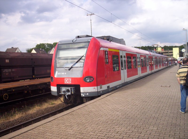 423 260/760 an der Endstation der S11 in Bergisch Gladbach am 01.08.2006