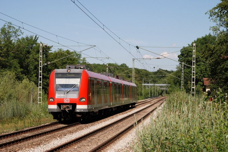423 273 mit der S 7026 am alten Grohesseloer Bahnhof (19.06.2007)