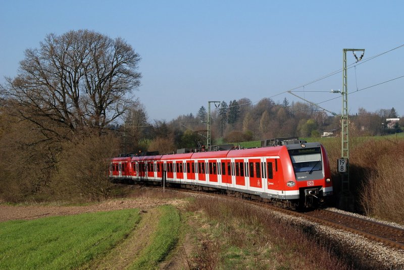 423 350 und 423 243 mit einer S-Bahn zum Ostbahnhof vor Ebenhausen Sch�ftlarn (11.04.2007)