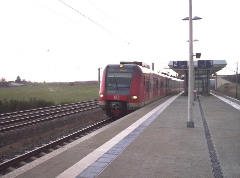 423 545(045) war bei leichtem Regen auf dem Weg nach Dren als S 12. 03.04.2006