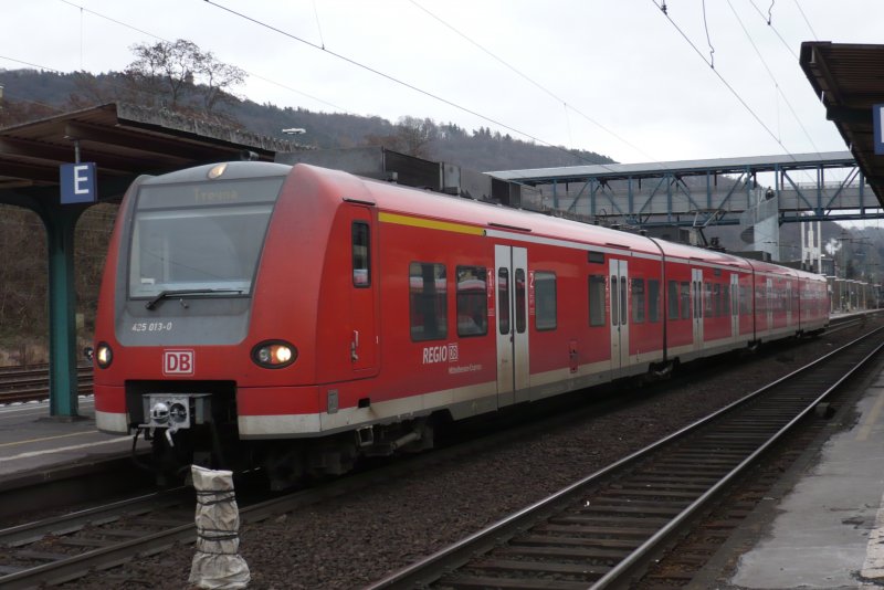 425 013 als SE 30 nach Treysa in Marburg/Lahn (aufgenommen am 31.01.2009  