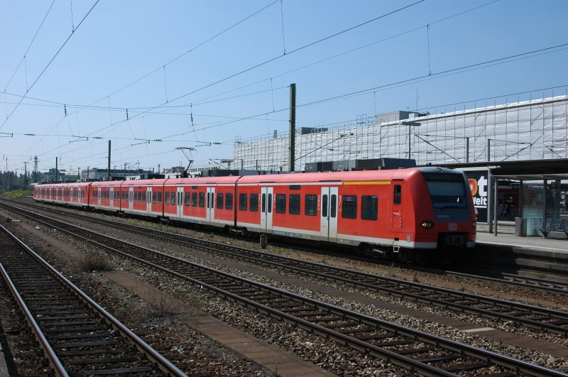 425 047 + 146 am 30.08.08 als ErsatzRB 93043 nach Grafing, da die Strecke zwischen Rosenheim und Grafing wegen Sanierungsarbeiten gesperrt war
