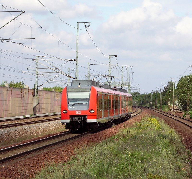 425 062-2 erreicht als RB 18669 Biblis-Waghusel den Bahnhof von Neuluheim. 25.08.08