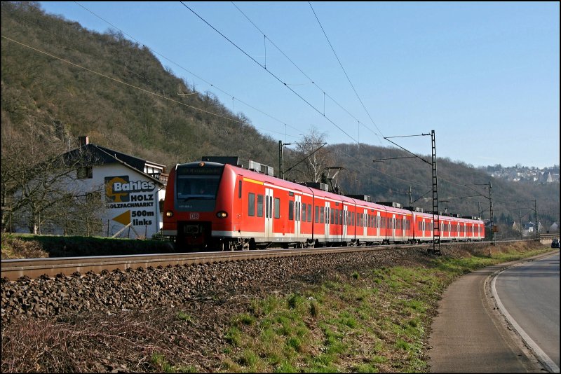 425 069/569 und 425 094/594 fahren bei Erpel als RE8 (RE 11314)  Rhein-Erft-Express  von Koblenz Hbf nach M�nchengladbach Hbf. (09.02.2008)