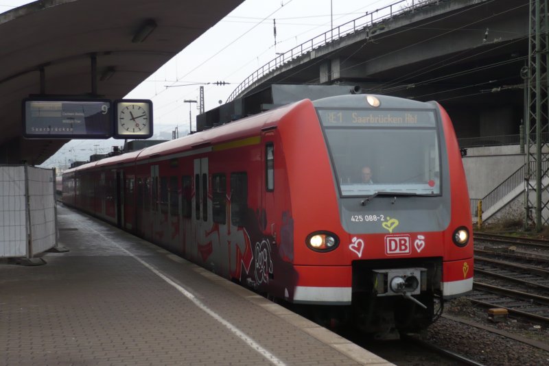 425 088 als RE 1 nach Saarbrcken Hbf in Koblenz Hbf (17.01.2009)