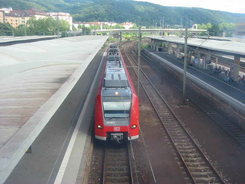 425-229 als S3 nach Speyer bei der Einfahrt von Heidelberg Hbf.