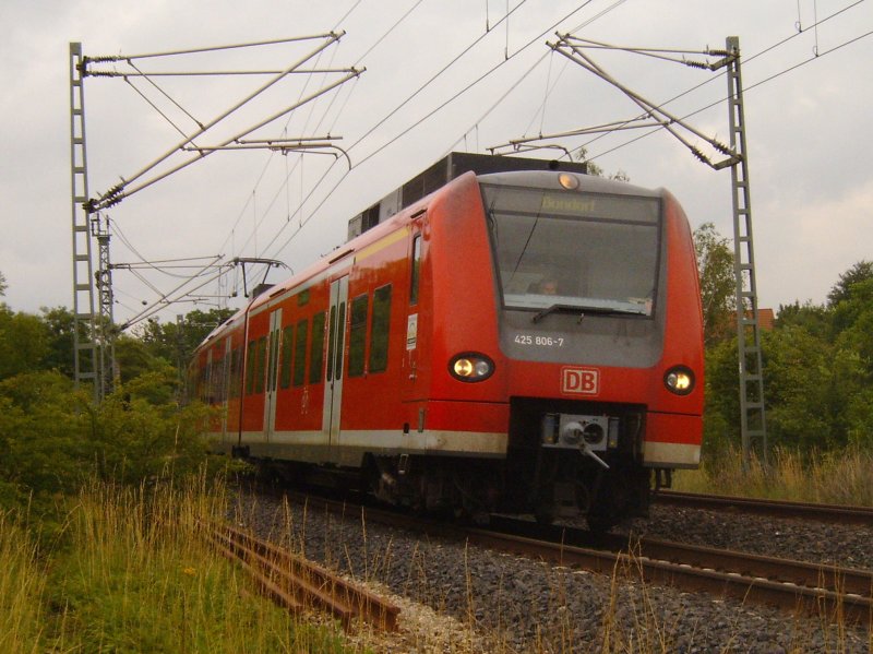 425 306 fhrt kurz hinter Herrenberg in Richtung Bondorf als RB (08/2006)