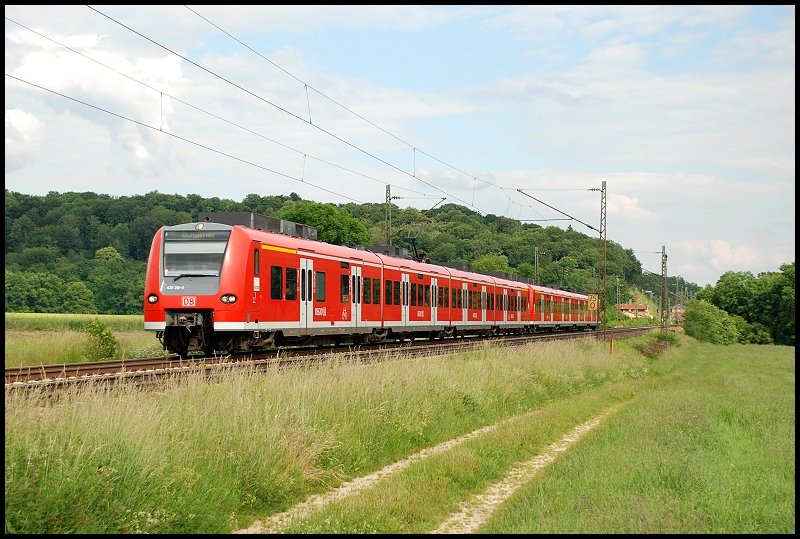 425 310 und ein Kollege sind am 14.Juni 2008 nach Stuttgart Hbf unterwegs. Aufgenommen bei Halzhausen. 