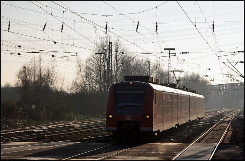 425 529/029 erreicht als RB42 (RB 20233)  HAARD-Bahn  den Haltepunkt Recklinghausen-S�d. (30.12.2008)
