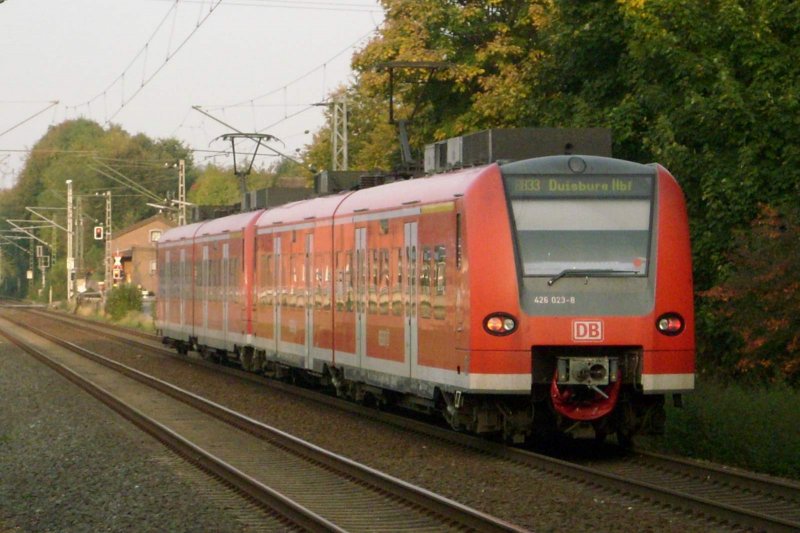 426 027 und 426 023 als RB33  Rhein-Niers-Bahn  von Aachen nach Duisburg am km. 29.0 in Geilenkirchen. (KBS485)