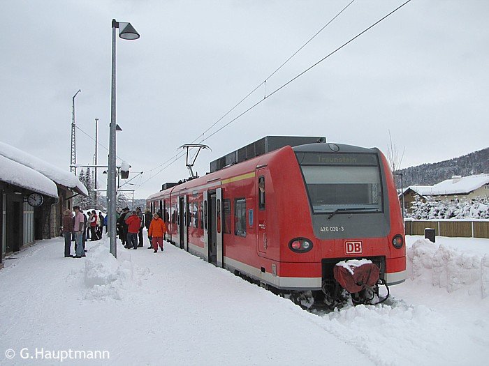 426 030 ist am 22.2.09 gerade in Ruhpolding angekommen und wird gleich wieder zurck nach Traunstein fahren.