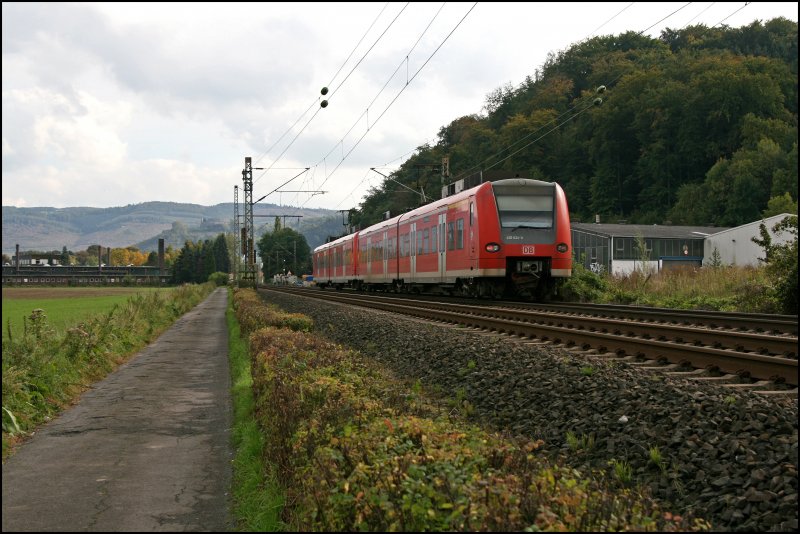 426 526/026 und 426 524/024 fahren als RE16 (RE 28683), von Essen ber Plettenberg nach Siegen. (30.09.07)