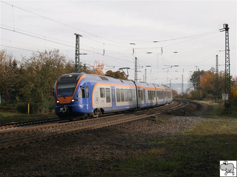 428 553 der Cantus Bahn am Morgen des 19. Oktober 2008 bei Gtzenhof auf den Weg nach Fulda.