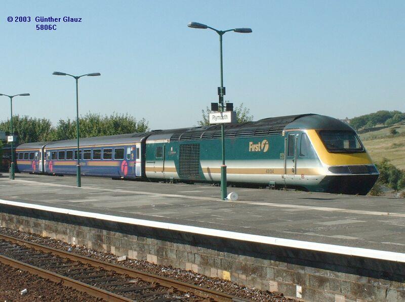 43150 First mit den ersten zwei Wagen am 17.09.2003 im Bahnhof Plymouth.
