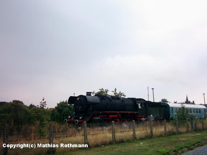 44 1486 am 08.09.2003 kurz hinter dem Bahnhof Gsten