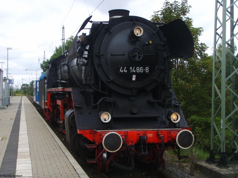 44 1486 in Smmerda auf Gleis 3 am 31.08.2007 wird gleich die Weiterfahrt nach Meiningen antreten