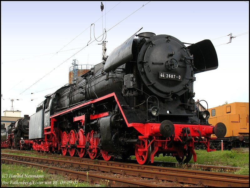 44 2687 beim alljhrlichen Eisenbahnerlebnistag in Falkenberg/Elster (Lok-Inh. B. Falz), 09.09.07