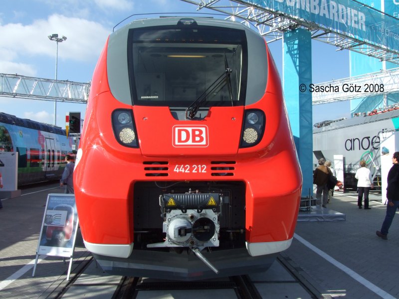442 212 von Bombardier mal Frontal von vorne auf der InnoTrans 2008 in Berlin 27.09.08