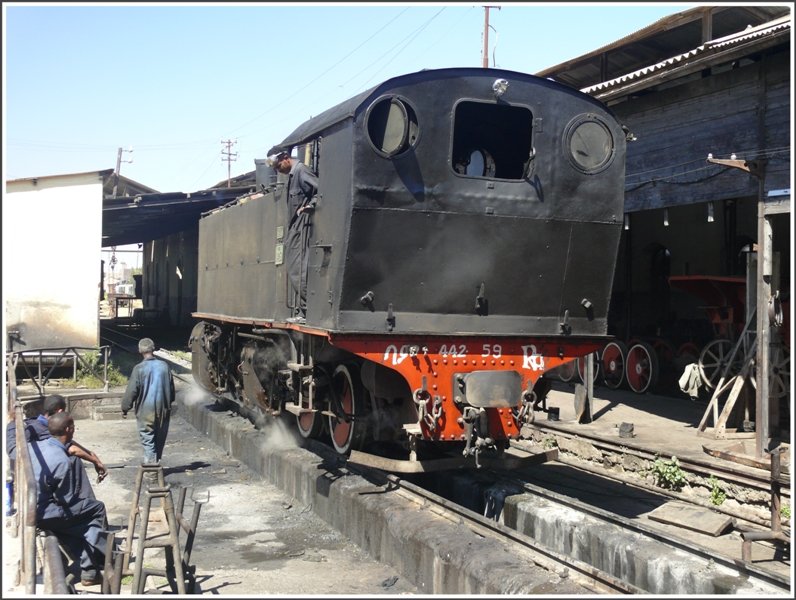 442.59 fhrt auf die Inspektionsgrube in Asmara. (28.10.2008)