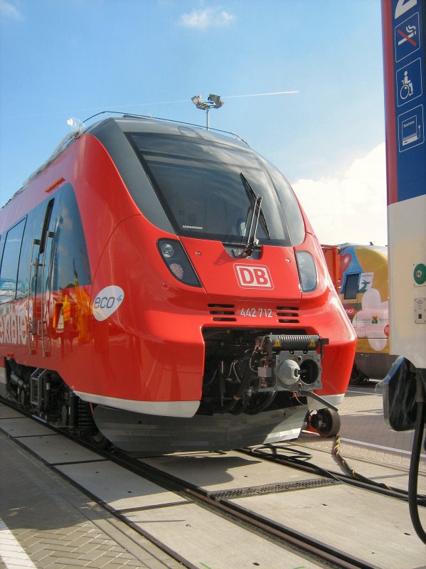 442712 - Stirnansicht auf der InnoTrans 2008 in berlin, 27. 9. 2008