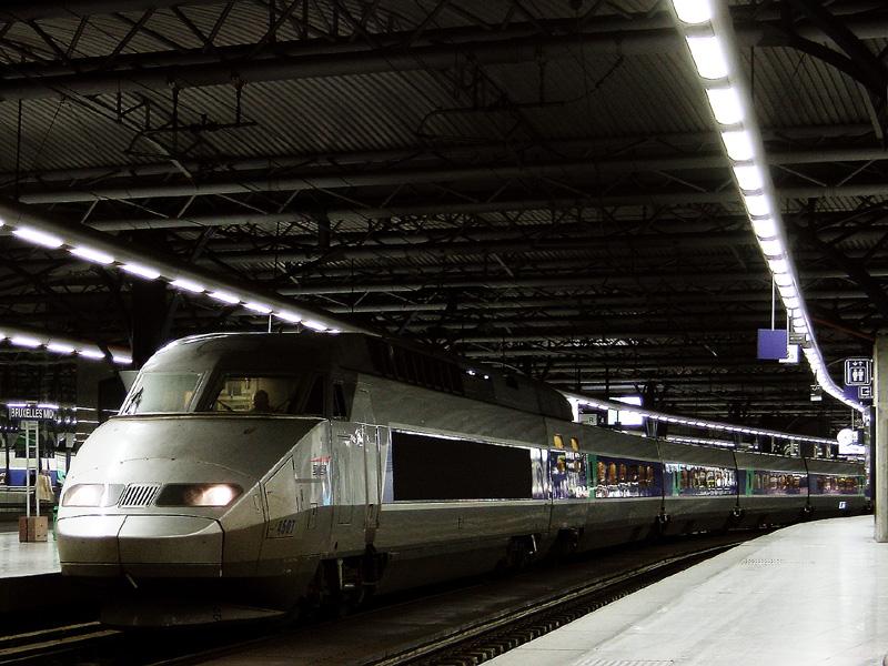 4507 am Abend des 3. Februar 2003 vor der Abfahrt nach Paris Nord im Gare du Midi/Zuidstation in Brssel.
