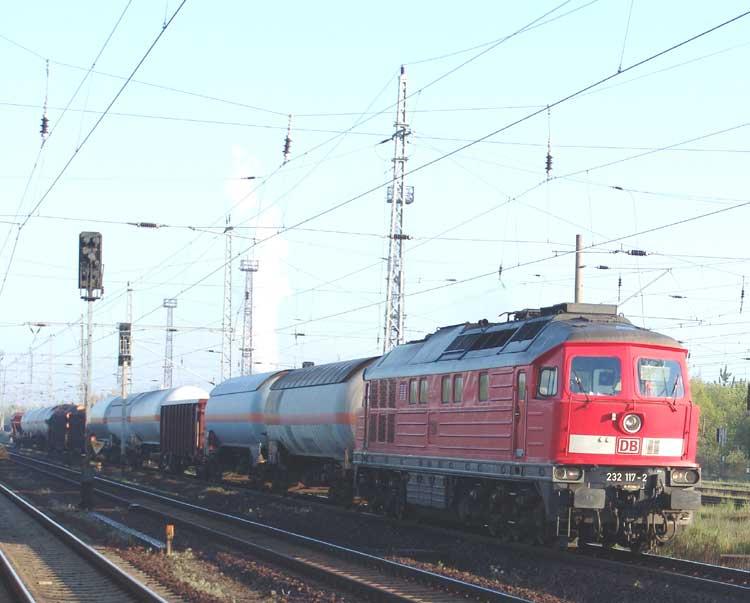 45429 von WRS nach Szczecin bei der Ausfahrt aus dem Bahnhof WRS.Aufgenommen am Hp Rostock-Dierkow am 13.05.05