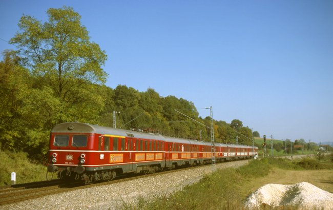455 404 auf dem Weg nach Aalen bei Essingen am 14.Okt. 1978