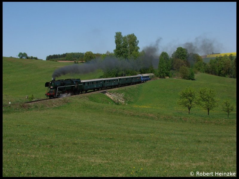 464.202 mit dem Sonderzug Liberec - Pardubice als Zvl.Os 39309 am 02.05.2009